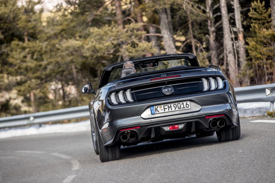  Ford Mustang GT Convertible 2017 года  (EU) (фото 6 из 34)